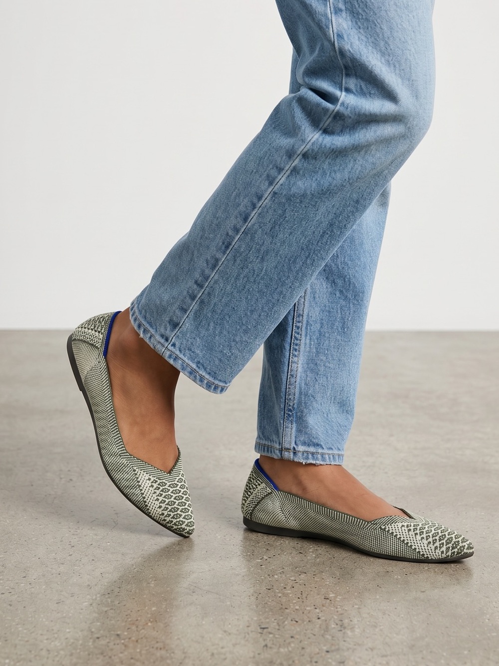 Rothy's Pistachio Python pointed toe flats. RARE- retired. Size W6 GUC - Picture 2 of 14